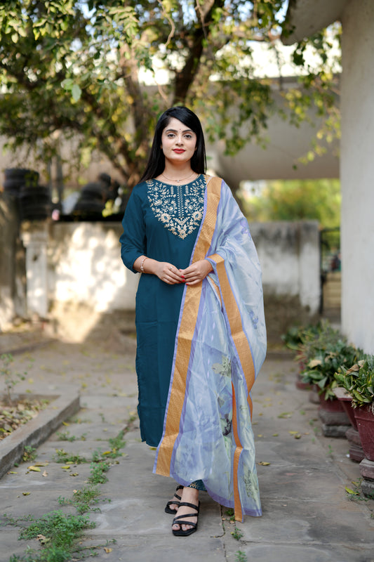 Women's Kurta with Pant & Dupatta Set Occasion : Kurta & Pant Set (D 2604)